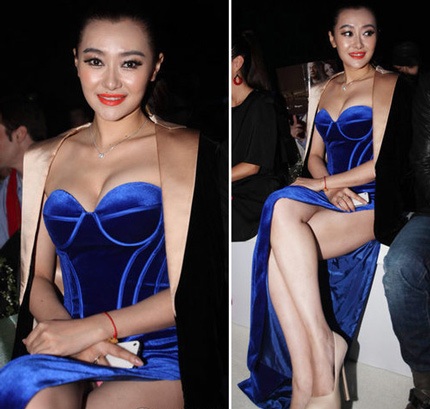 Mỹ nhân Hoa ngữ khoe ngực đầy với váy trễ nải - 3