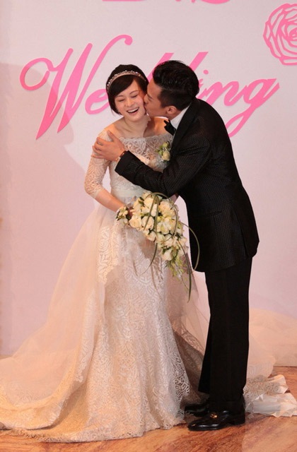 Những đám cưới “rình rang” của làng giải trí Hoa ngữ trong năm 2011 - 4 Những đám cưới “rình rang” của làng giải trí Hoa ngữ trong năm 2011 - 4