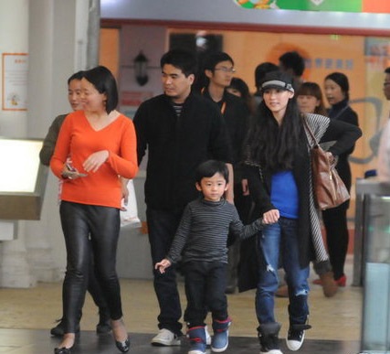 Trương Bá Chi lộ bụng to bất thường - 4 Trương Bá Chi lộ bụng to bất thường - 4