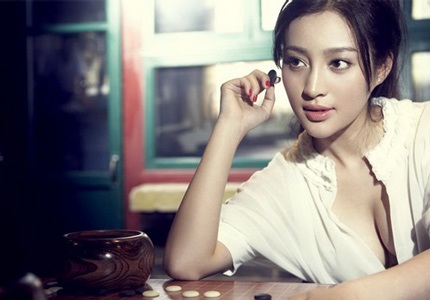 Can Đình Đình khêu gợi khi “nửa kín, nửa hở”  - 7