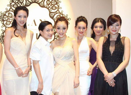 Khó rời mắt khỏi “vòng một” hấp dẫn của Phan Sương Sương! - 13 Khó rời mắt khỏi “vòng một” hấp dẫn của Phan Sương Sương! - 13