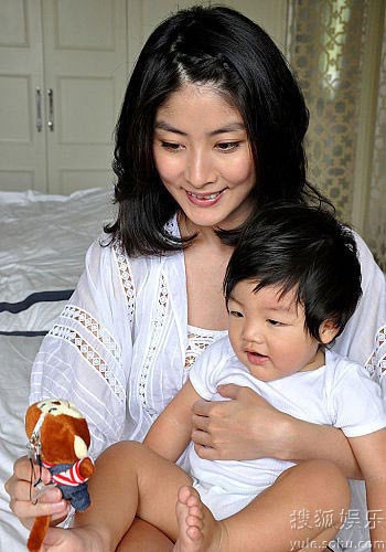 Trần Tuệ Lâm tiết lộ sẽ có thêm một "quý tử" - 1 Trần Tuệ Lâm tiết lộ sẽ có thêm một "quý tử" - 1