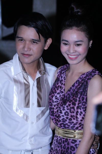 Bất chấp mưa lớn, “sao” tới dự lễ bế mạc LHP lần thứ 17 - 23