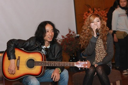 Giáng Sinh đỏ - Sẻ chia hơi ấm - 1 Giáng Sinh đỏ - Sẻ chia hơi ấm - 1