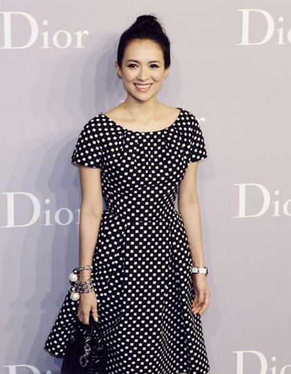 Phạm Băng Băng rực rỡ váy vàng, Triệu Vy duyên dáng khoe vai trần  - 16