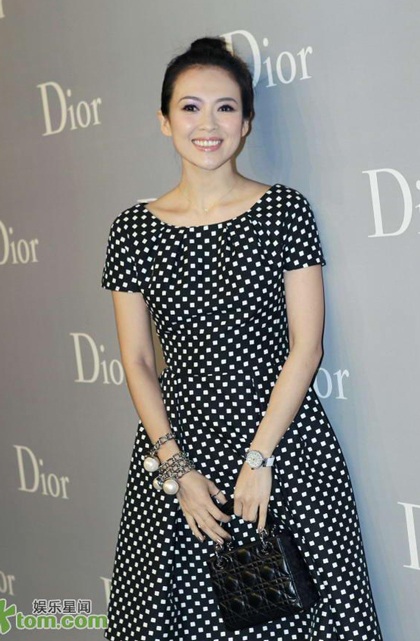 Phạm Băng Băng rực rỡ váy vàng, Triệu Vy duyên dáng khoe vai trần  - 17