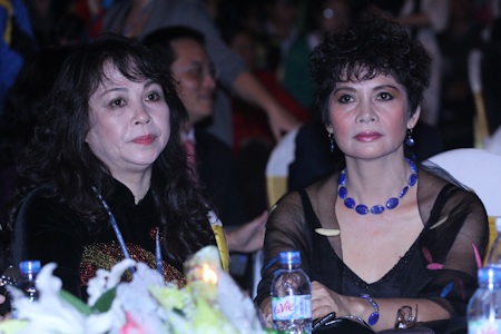 Bất chấp mưa lớn, “sao” tới dự lễ bế mạc LHP lần thứ 17 - 7