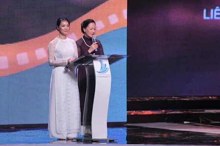 Những hình ảnh đáng nhớ trong đêm trao giải LHP lần thứ 17 - 1