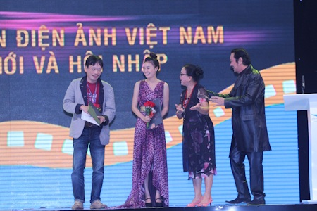 Những hình ảnh đáng nhớ trong đêm trao giải LHP lần thứ 17 - 9