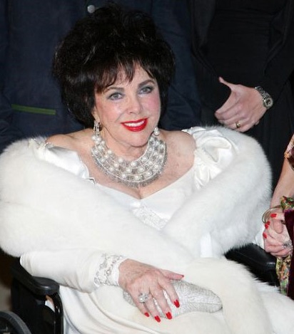 Hai sự “ra đi” gây chấn động làng giải trí thế giới năm 2011 - 3