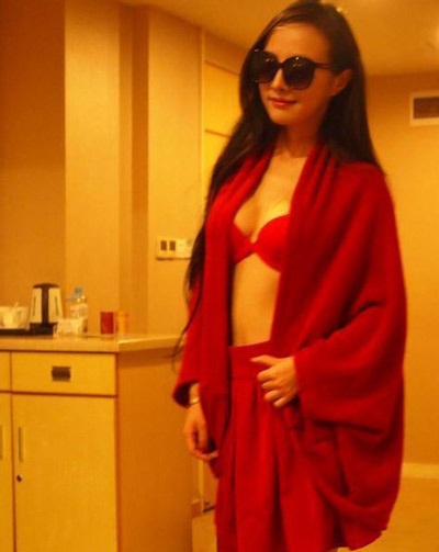 Mẹ con hotgirl Gan Lulu lại lộ loạt ảnh gây sốc - 5 Mẹ con hotgirl Gan Lulu lại lộ loạt ảnh gây sốc - 5