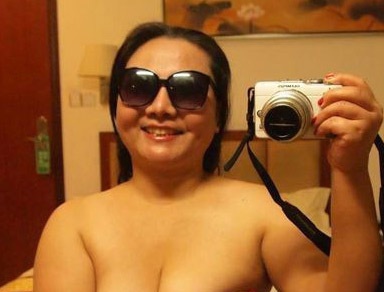 Mẹ con hotgirl Gan Lulu lại lộ loạt ảnh gây sốc - 2 Mẹ con hotgirl Gan Lulu lại lộ loạt ảnh gây sốc - 2