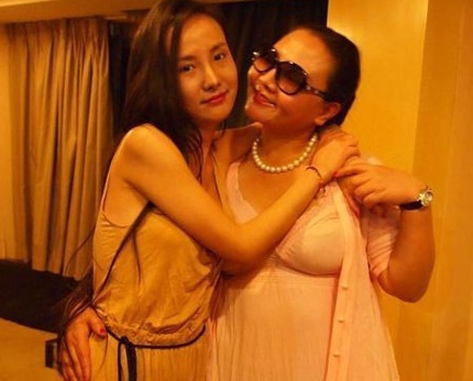 Mẹ con hotgirl Gan Lulu lại lộ loạt ảnh gây sốc - 8 Mẹ con hotgirl Gan Lulu lại lộ loạt ảnh gây sốc - 8