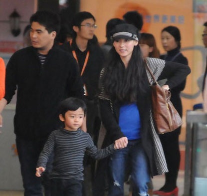 Trương Bá Chi lộ bụng to bất thường - 5 Trương Bá Chi lộ bụng to bất thường - 5