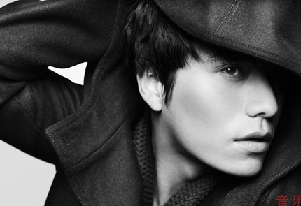 Ánh nhìn hút hồn của Trần Khôn - 11