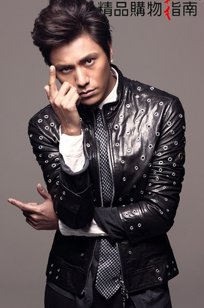 Ánh nhìn hút hồn của Trần Khôn - 14