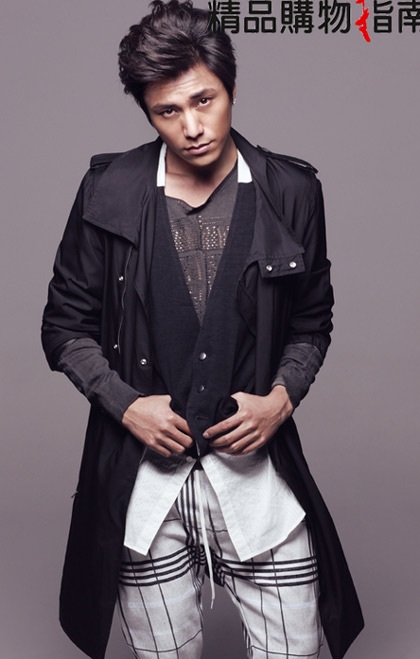 Ánh nhìn hút hồn của Trần Khôn - 16