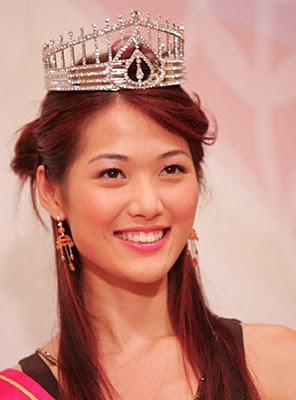 Bản sao của Lâm Chí Linh chụp ảnh nude và đính đá lên người - 10 Bản sao của Lâm Chí Linh chụp ảnh nude và đính đá lên người - 10