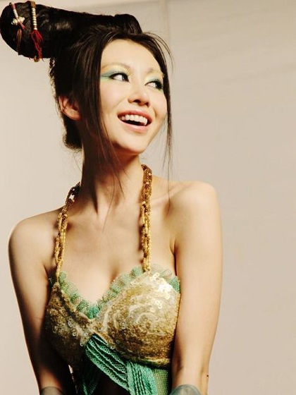 Những thân hình “rực lửa” của làng giải trí Hoa ngữ - 9