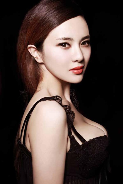 Những thân hình “rực lửa” của làng giải trí Hoa ngữ - 22