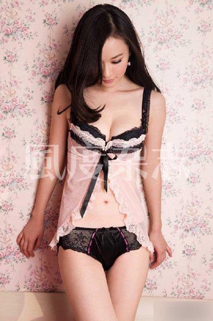 Những thân hình “rực lửa” của làng giải trí Hoa ngữ - 27