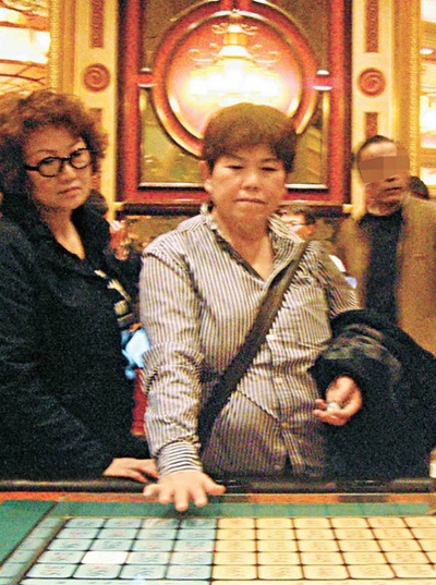 Mẹ nữ diễn viên Thái Thiếu Phân nghiện cờ bạc - 2 Mẹ nữ diễn viên Thái Thiếu Phân nghiện cờ bạc - 2