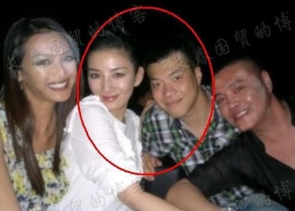 Huỳnh Dịch lại hò hẹn với đại gia  - 1