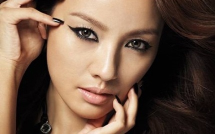 Nữ hoàng gợi cảm xứ Hàn Lee Hyori khoe ảnh “đầu trọc” - 11