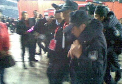 Gần 70 người bị thương tại liveshow Vương Phi - 5 Gần 70 người bị thương tại liveshow Vương Phi - 5