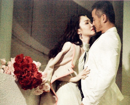 Phạm Văn Phương và Đổng Khiết khoe ảnh “nóng” với chồng - 1