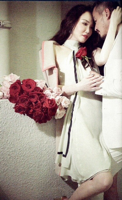 Phạm Văn Phương và Đổng Khiết khoe ảnh “nóng” với chồng - 2