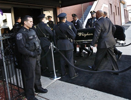 Tang lễ Whitney Houston ngập tràn tình yêu thương - 3