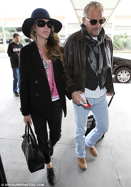 Cả thế giới chuẩn bị nói lời “vĩnh biệt” Whitney Houston - 12