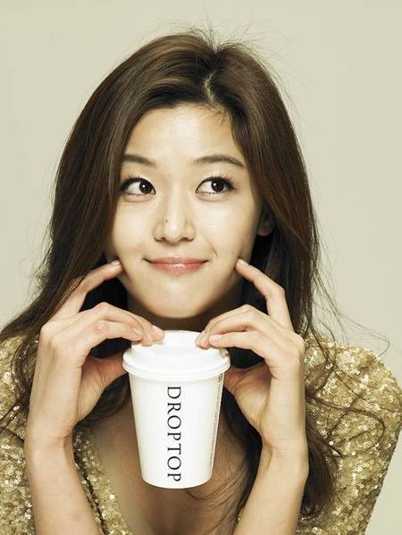 “Cô nàng ngổ ngáo” làm đám cưới vào tháng 6 tới - 1 “Cô nàng ngổ ngáo” làm đám cưới vào tháng 6 tới