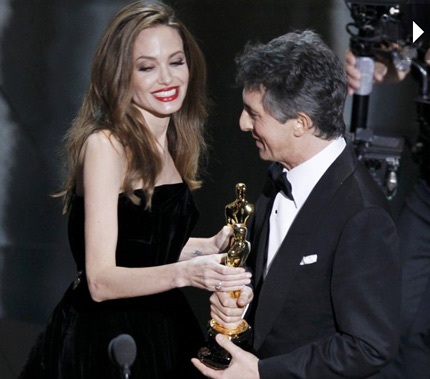 Meryl Streep nhận giải Nữ diễn viên chính xuất sắc nhất - 9