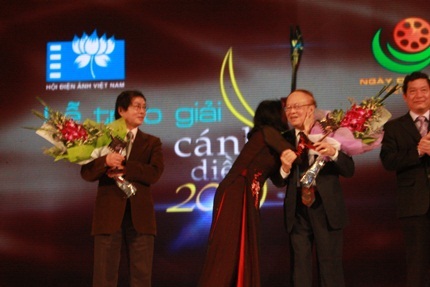 Mùi cỏ cháy giành giải Cánh diều vàng