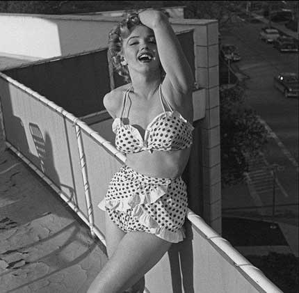 Những bức hình đen trắng độc của “biểu tượng sex” Marilyn Monroe - 2 Những bức hình đen trắng độc của “biểu tượng sex” Marilyn Monroe