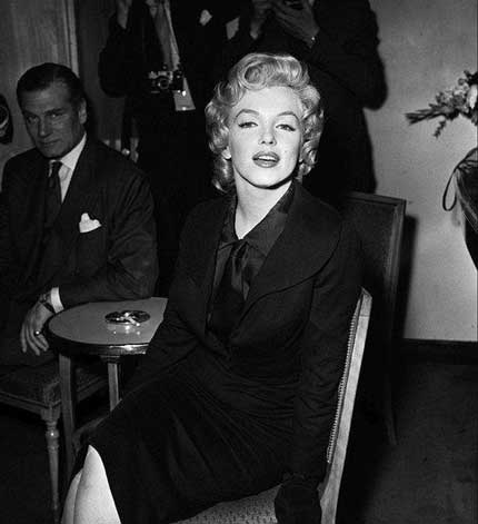 Những bức hình đen trắng độc của “biểu tượng sex” Marilyn Monroe - 15 Những bức hình đen trắng độc của “biểu tượng sex” Marilyn Monroe