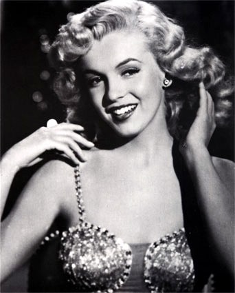 Những bức hình đen trắng độc của “biểu tượng sex” Marilyn Monroe - 24 Những bức hình đen trắng độc của “biểu tượng sex” Marilyn Monroe