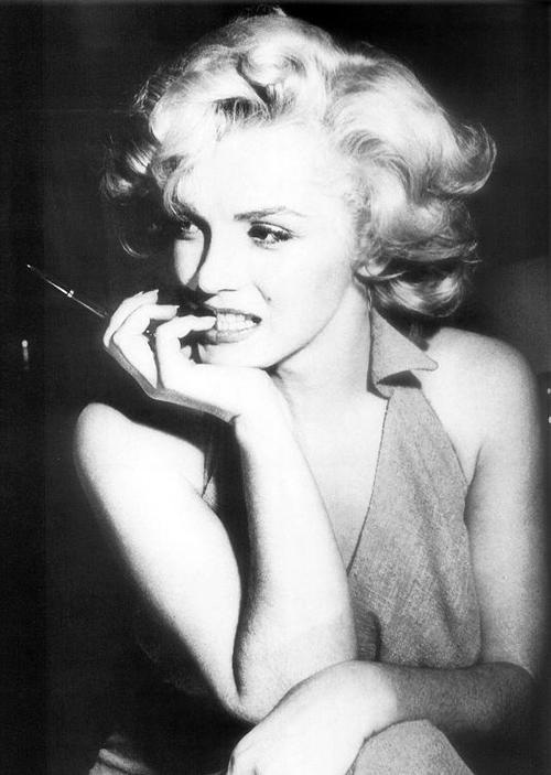 Những bức hình đen trắng độc của “biểu tượng sex” Marilyn Monroe - 27 Những bức hình đen trắng độc của “biểu tượng sex” Marilyn Monroe