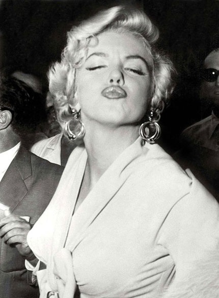 Những bức hình đen trắng độc của “biểu tượng sex” Marilyn Monroe - 36 Những bức hình đen trắng độc của “biểu tượng sex” Marilyn Monroe