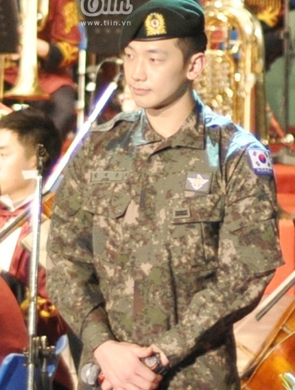 Bi (Rain) chào khán giả bằng tiếng Việt