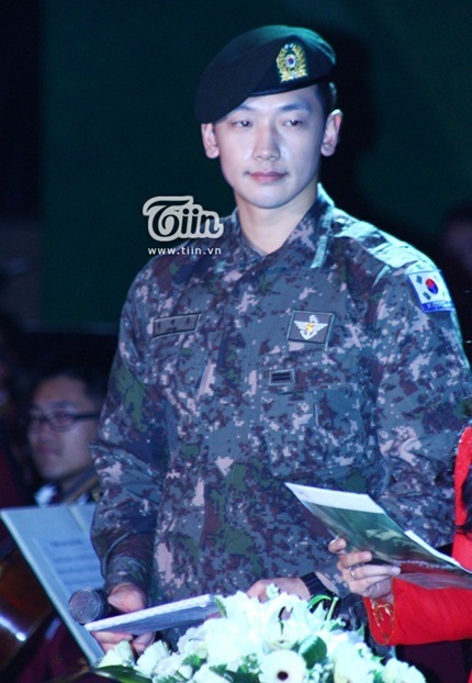 Bi (Rain) chào khán giả bằng tiếng Việt