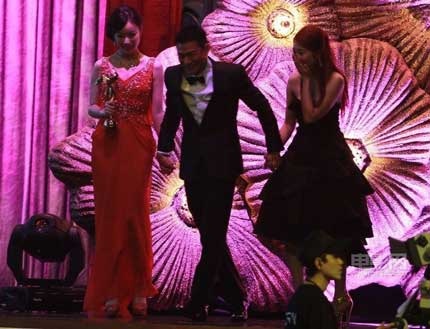 “Thái tử phi” Yoon Eun Hye đẹp đôi bên Lưu Đức Hoa