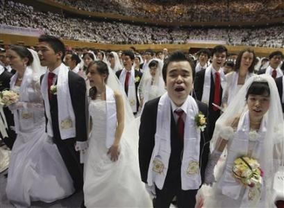 Choáng ngợp với lễ cưới tập thể lớn nhất Hàn Quốc  