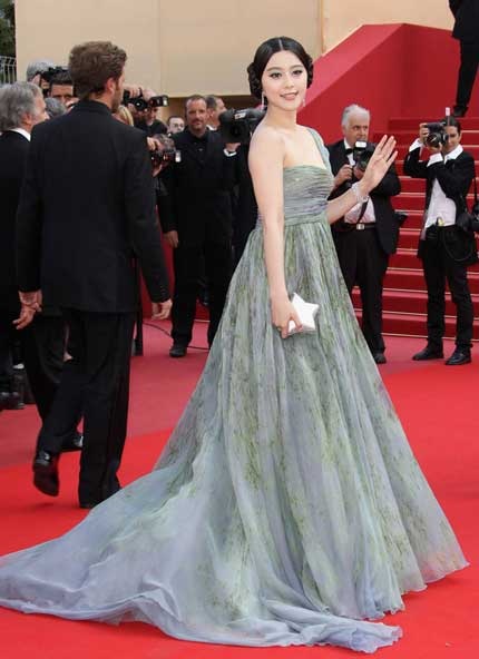 Phong cách thời trang lạ mắt của mỹ nhân Phạm Băng Băng