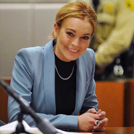 Lindsay Lohan cười tươi vì được “tự do”