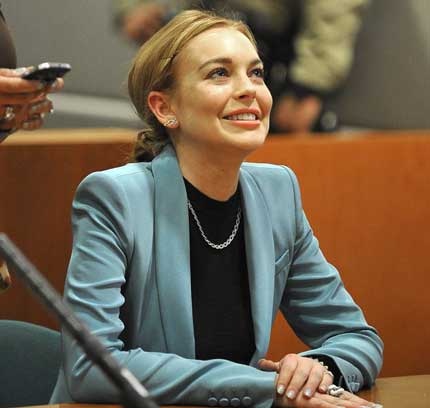 Lindsay Lohan cười tươi vì được “tự do”