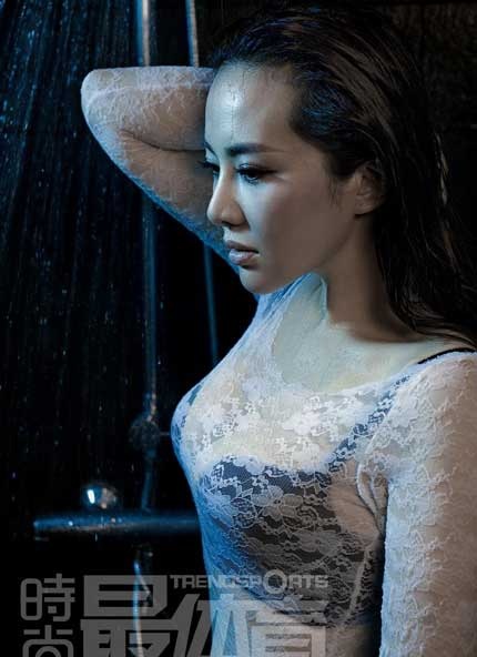 Xôn xao với loạt ảnh “nóng” của người mẫu Trung Quốc