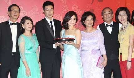 Ella của nhóm S.H.E xinh đẹp trong tiệc đính hôn - 1 Ella của nhóm S.H.E xinh đẹp trong tiệc đính hôn